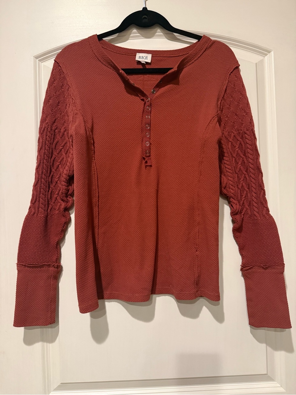 BKE Women's Rust Orange Cable Sleeve Henley